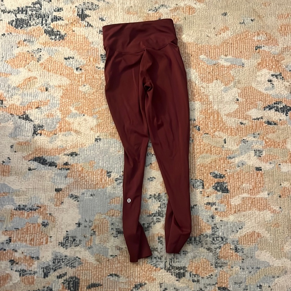 Never worn lululemon leggings size 2!